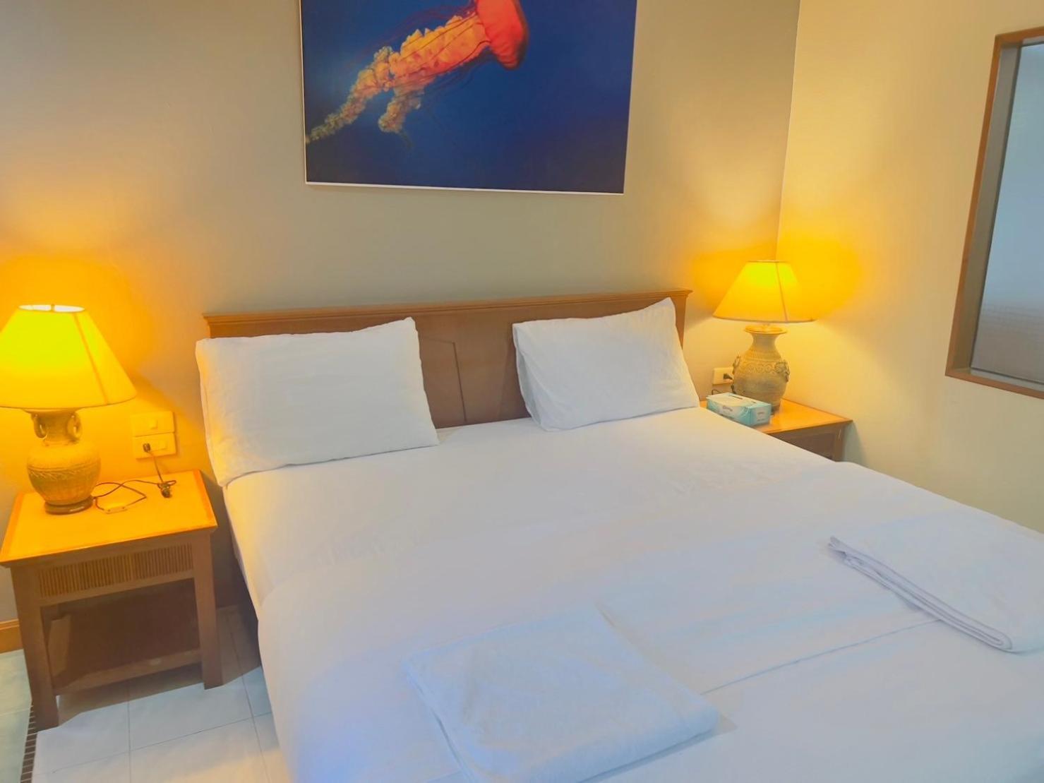 Royal Vista Hotel Patong Bagian luar foto
